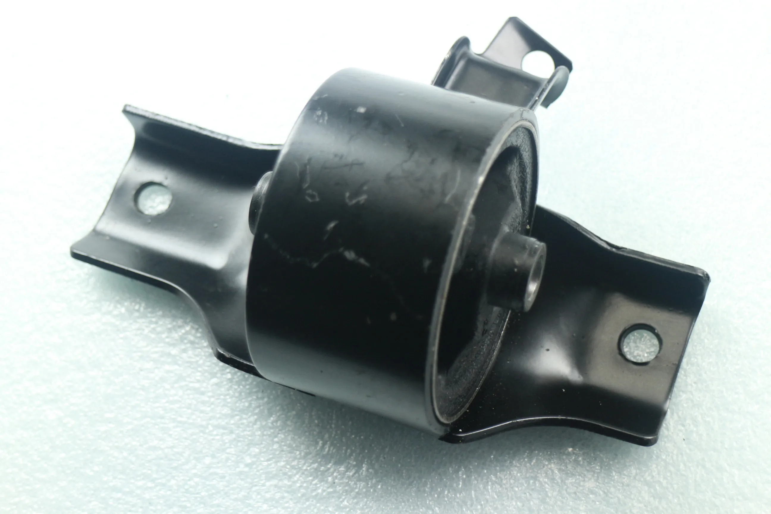 HINTEN MITSUBISHI PAJERO PININ/IO H61W-H77W 99-05 MOTORLAGER MOTORHALTER HYDRO HINTEN MITSUBISHI PAJERO PININ/IO H61W-H77W 99-05 MOTORLAGER MOTORHALTER HYDRO