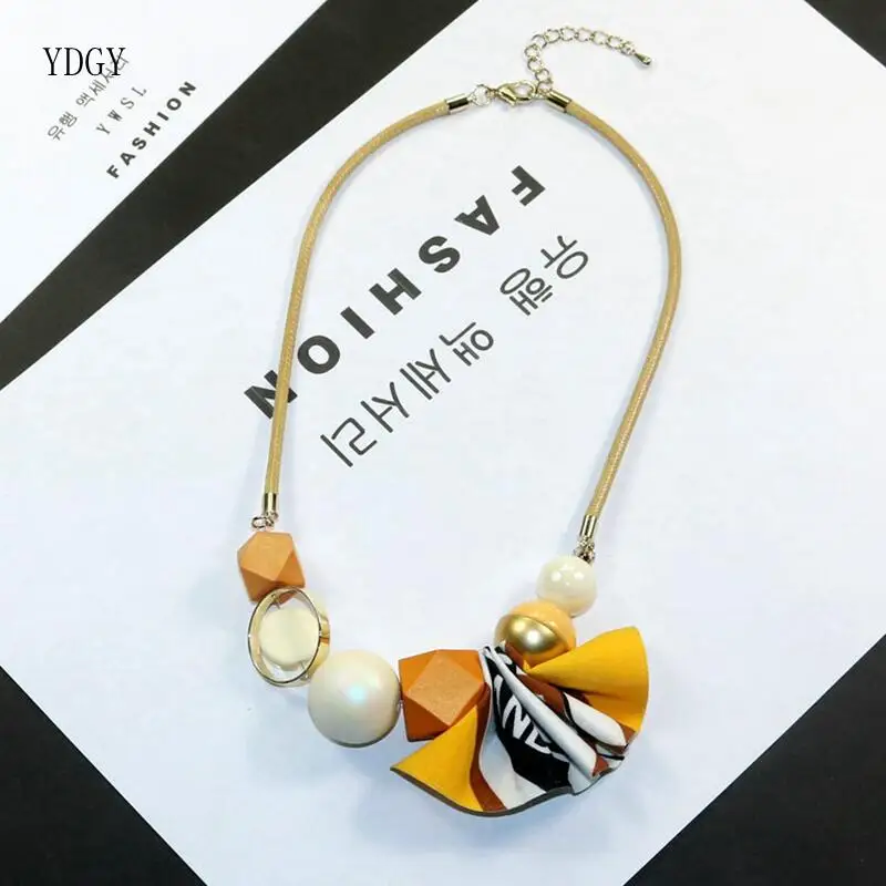 

Spring 2019 New Fashion Temperament Baitao Side Fabric Ribbon Garment Accessories Decorative Short Necklace Woman