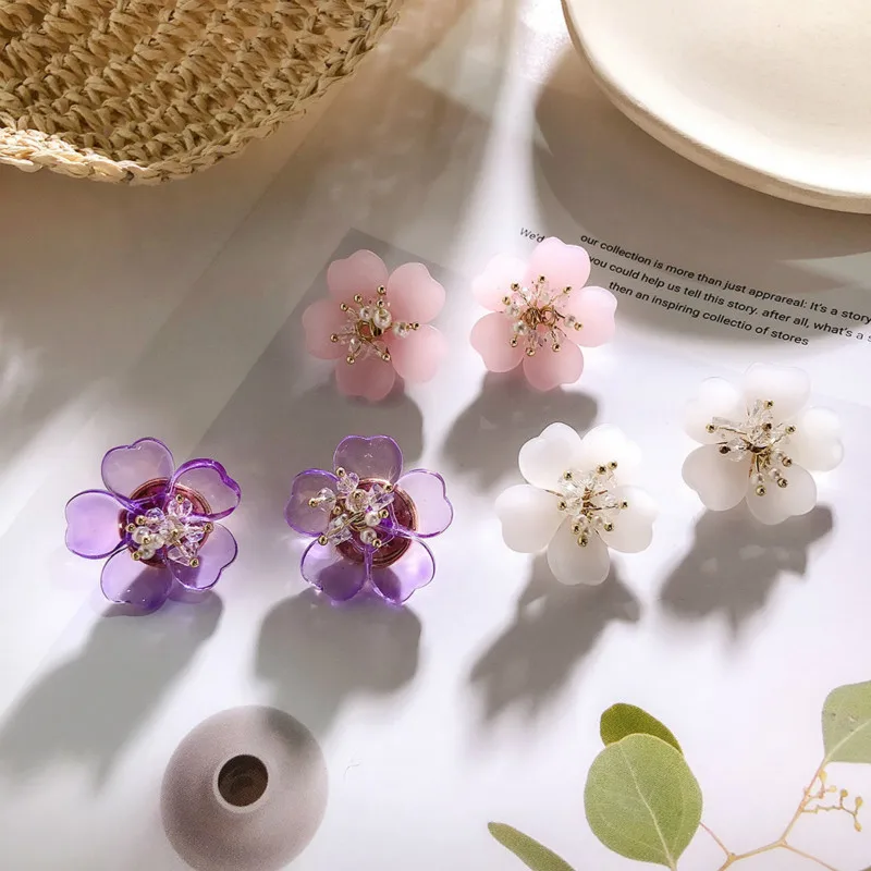 

New Sweet Romantic Acrylic Flower Earrings Elegant Temperament Crystal Pearl Flower Stamen Earrings Big Flower Female Fashion