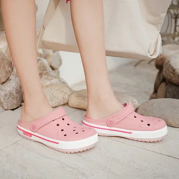 

2019 Summer Men Clogs Beach Slippers For Men Garden Shoes Mule Clogs Fashion Candy Color Adult Unisex Women Clog Clogs Slides