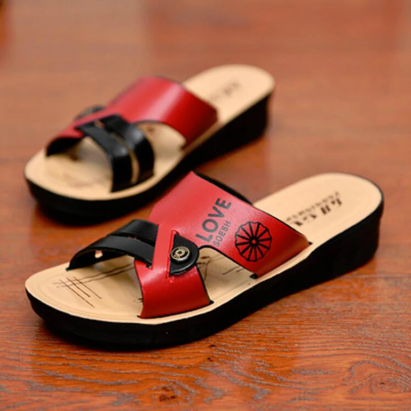 

2019 Arrival Solid Women Summer Slippers Flip Flops Genuine Leather Slippers Ladies Slip on Flats Clogs Shoes Woman sneakers W01