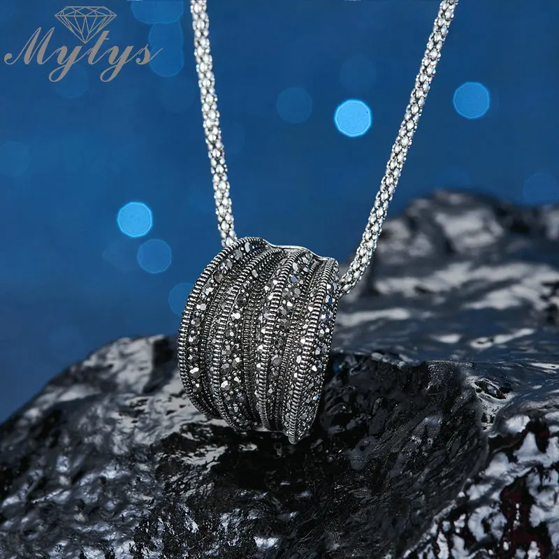 Mytys Винтаж проложить Установка черный камень марказита кулон ожерелье для женщин Ретро античный выдолбленный узор Круглый драгоценный камень CN513