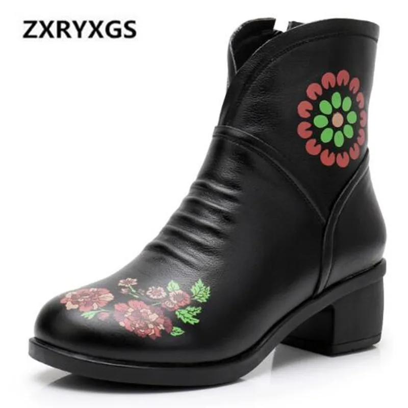 

2018 Autumn and Winter Boots Women Elegant Printing Genuine Leather Women Boots Large Size Comfortable Women Warm Shoes