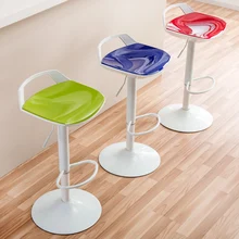 Креативное пластиковое поднятое барное кресло с ручкой поворачивается многофункциональный высокий стул простой бытовой обеденный стул передний стол стул
