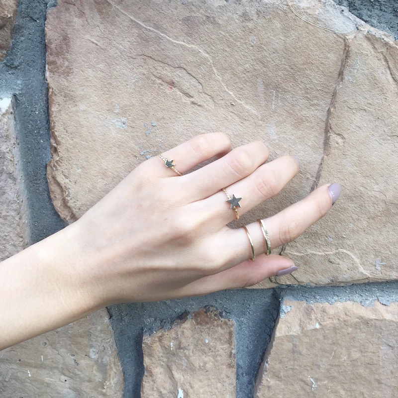 

Simple Metal Texture Ring Five-piece Set Individual Chao Man Curve Inserted Drill Joint Opening Ring