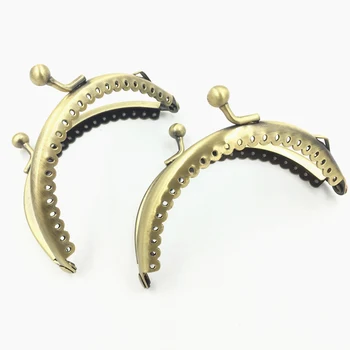 

1Pc Kiss Clasps Clips Clutch Lock Fashion Coin Purse Bag Handbag Handle Brone Tone Flower Lace Arch Frame 8.5x6cm