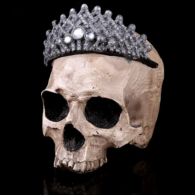 

Crown Resin Skull Medical Model Halloween Bar Decoration