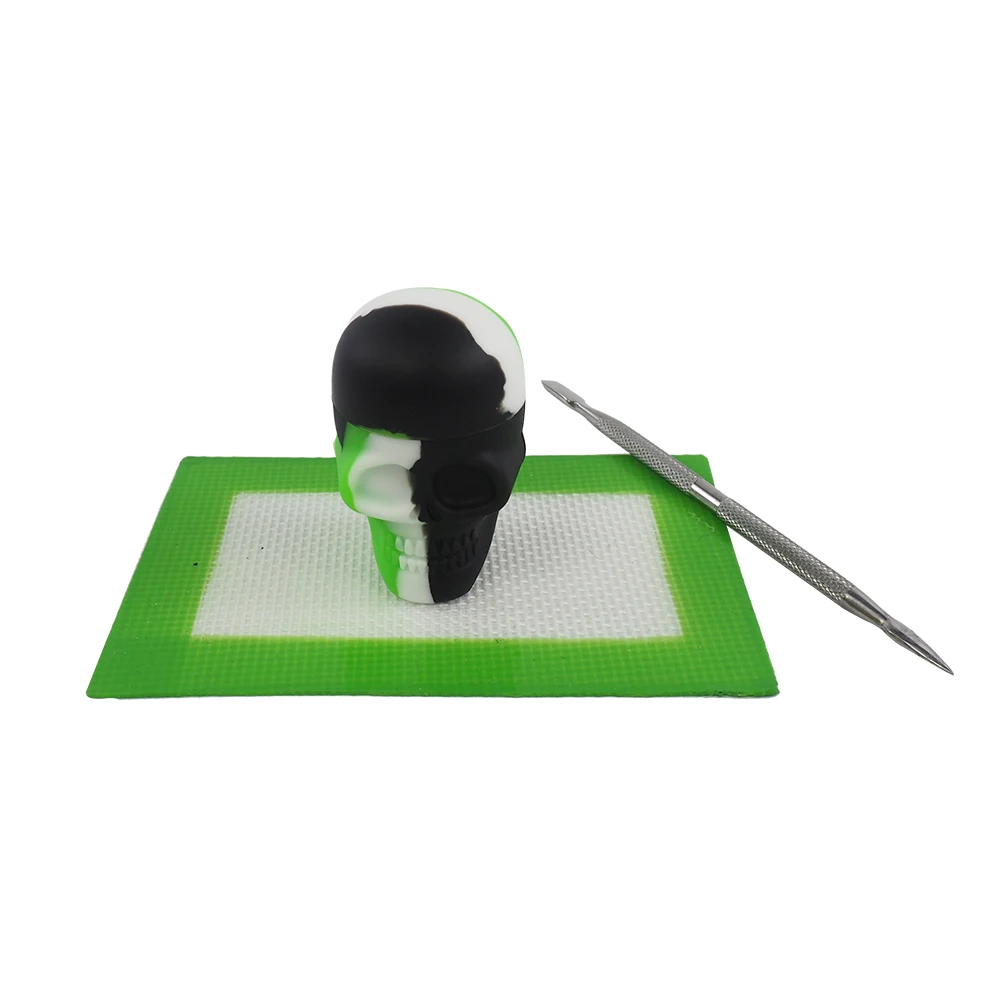 black&white&green