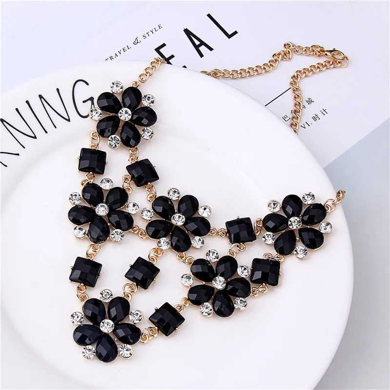 

Cross-border European and American fashion hyperbole multi-layer necklaces alloy collars lock bone chains woolen clothing chains