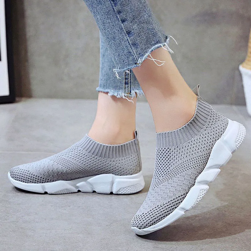 Женская обувь; Новинка года; кроссовки Flyknit; женские дышащие слипоны на плоской подошве; белые кроссовки с мягкой подошвой; повседневная женская обувь на плоской подошве; красовки