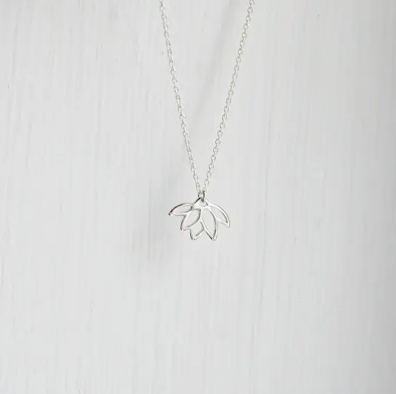 Silver lotus necklace.jpg_.webp