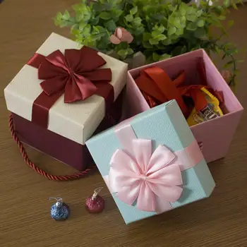 

5pcs/lot Wedding Favors Portable Candy Box Paper Gift Boxes For Guests Mr Mrs Love Heart Party Decoration Candy Bar