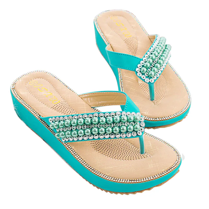 

2019 Summer European and American Style Fashion Crystal Slippers Women Outside Breathable Flip Flops Woman Comfort Flat Sandals
