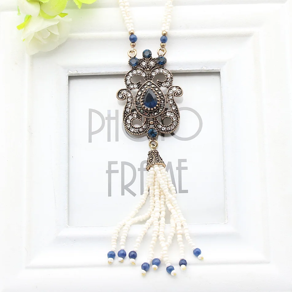 

Fashion Beaded Necklace 70cm Turkish Hollow Flower Sweater Chain Antique Gold Color Resin Necklace Elegant Lady Ethnic Jewelry