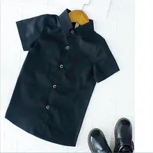 Летние для мальчиков и маленьких детей детские школьные хлопковые чистый черный Повседневное Англия нагрудные футболка с коротким рукавом