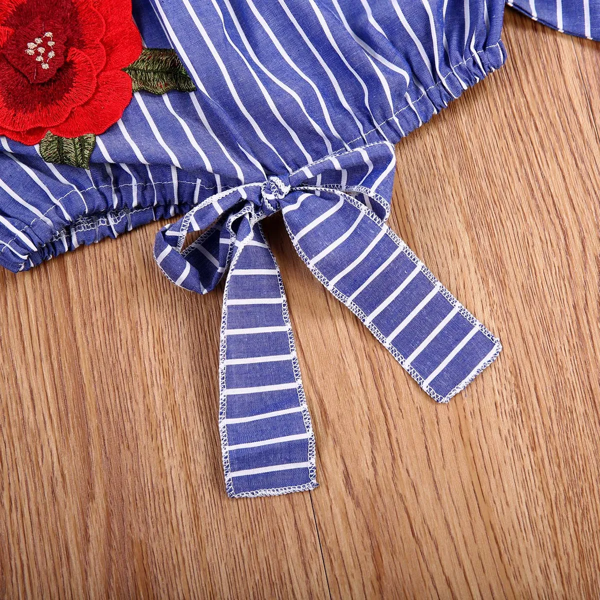 Модная детская одежда для маленьких девочек Полосатые укороченные топы, футболки, блузка джинсовые короткие джинсы, штаны, наряды