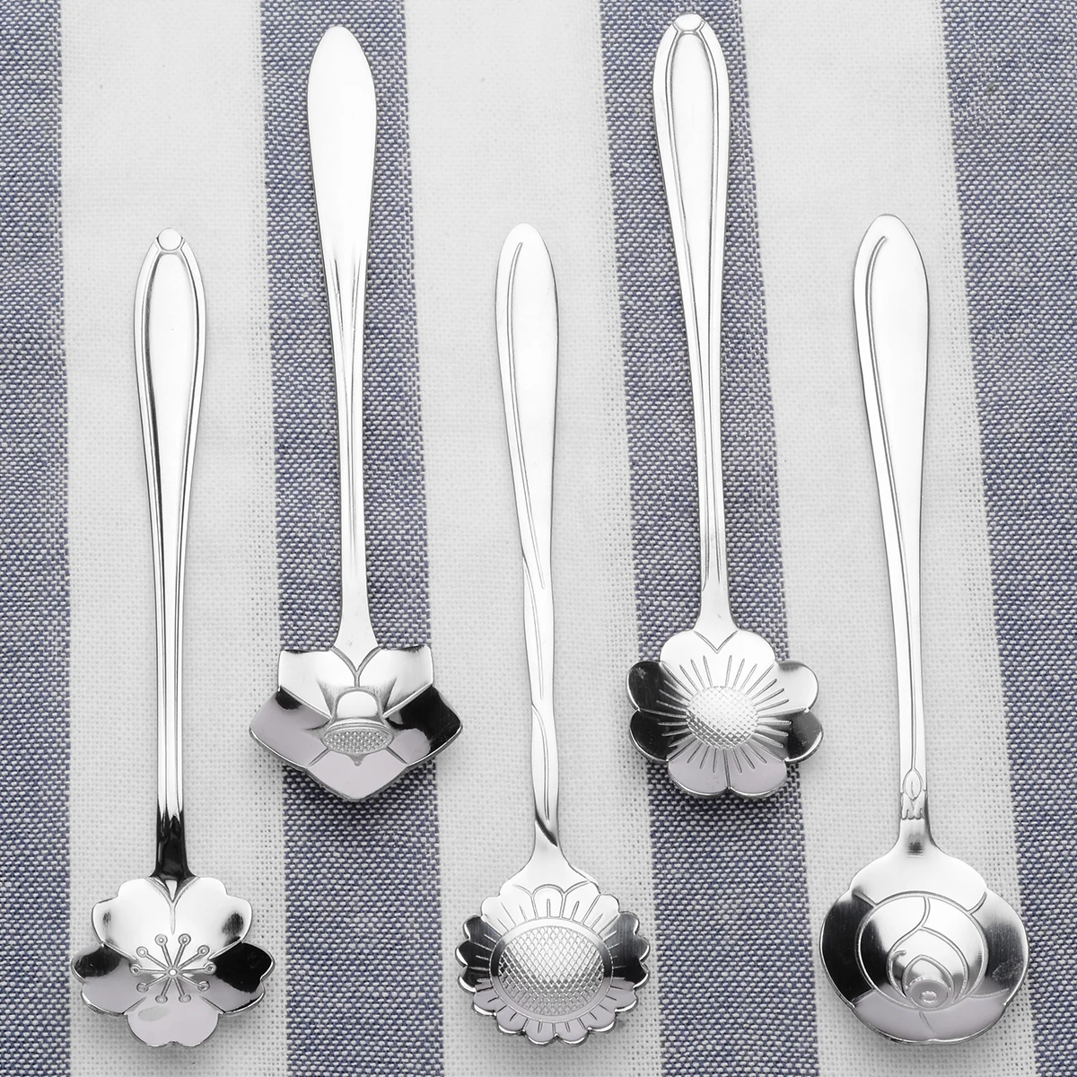 5pcs Stainless Steel Flower Shape Coffee Spoon High Quality Tea Spoon Ice Cream Coffee Scoop Set Handle Flower Decor