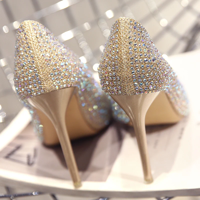 

2018 spring and autumn new wedding shoes female rhinestone pointed high heels stiletto gold princess wedding bride silver single