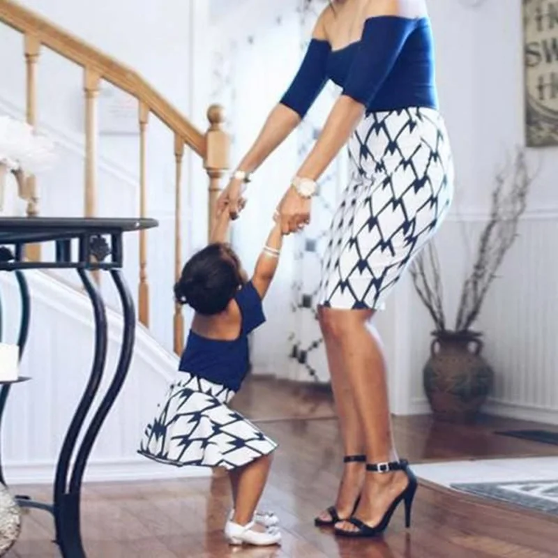 

Mother Daughter Dresses 2019 Summer Fashion Family Matching Clothes Short Sleeve Mom and Daughter Dress Princess Pencil Dress