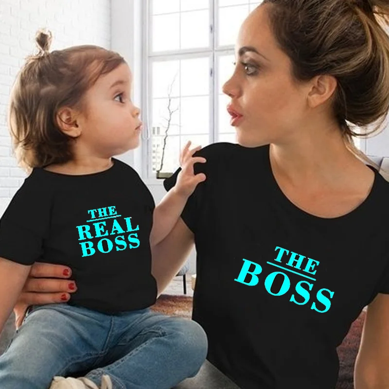 

Casual Matching Mother Daughter Clothes Luminous Short Sleeve Family Tshirt Women Son Daughter Girl Boy Matching Family Outfits