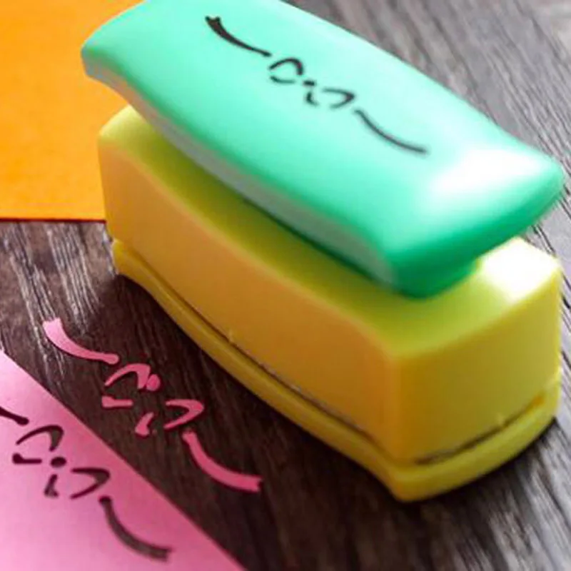 

New 2Pcs DIY Paper Printing Card Cutter Kid Christmas Prize Scrapbook Shaper Embossing Device Hole Punch Kid Handmade Craft Gift