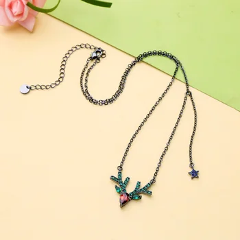 

Elk Minimalist Fashion Jewelry Red Rhinestone Zircon Pendant Necklaces For Women Clavicle Star Choker Necklaces Accessories