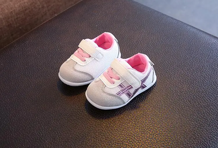 Новинка; обувь для маленьких мальчиков и девочек; Кроссовки для новорожденных; модная Нескользящая детская обувь с мягкой подошвой - Цвет: Розовый