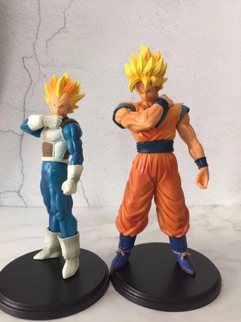 

2Pcs/Lot Dragon Ball Z Goku Vegeta Awakening Super Saiyan Father Gohan Trunks PVC Anime Figure DBZ Collection Model