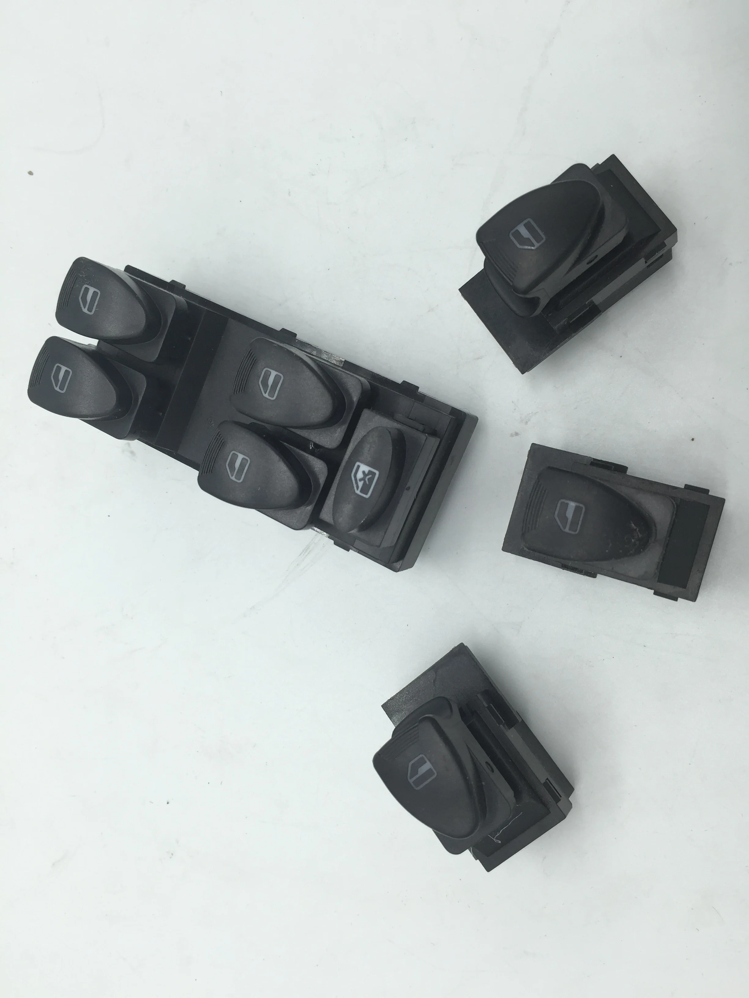 

Master Window Lifter Switch for Chery QQ S11-3746040 POWER WINDOW SWITCH