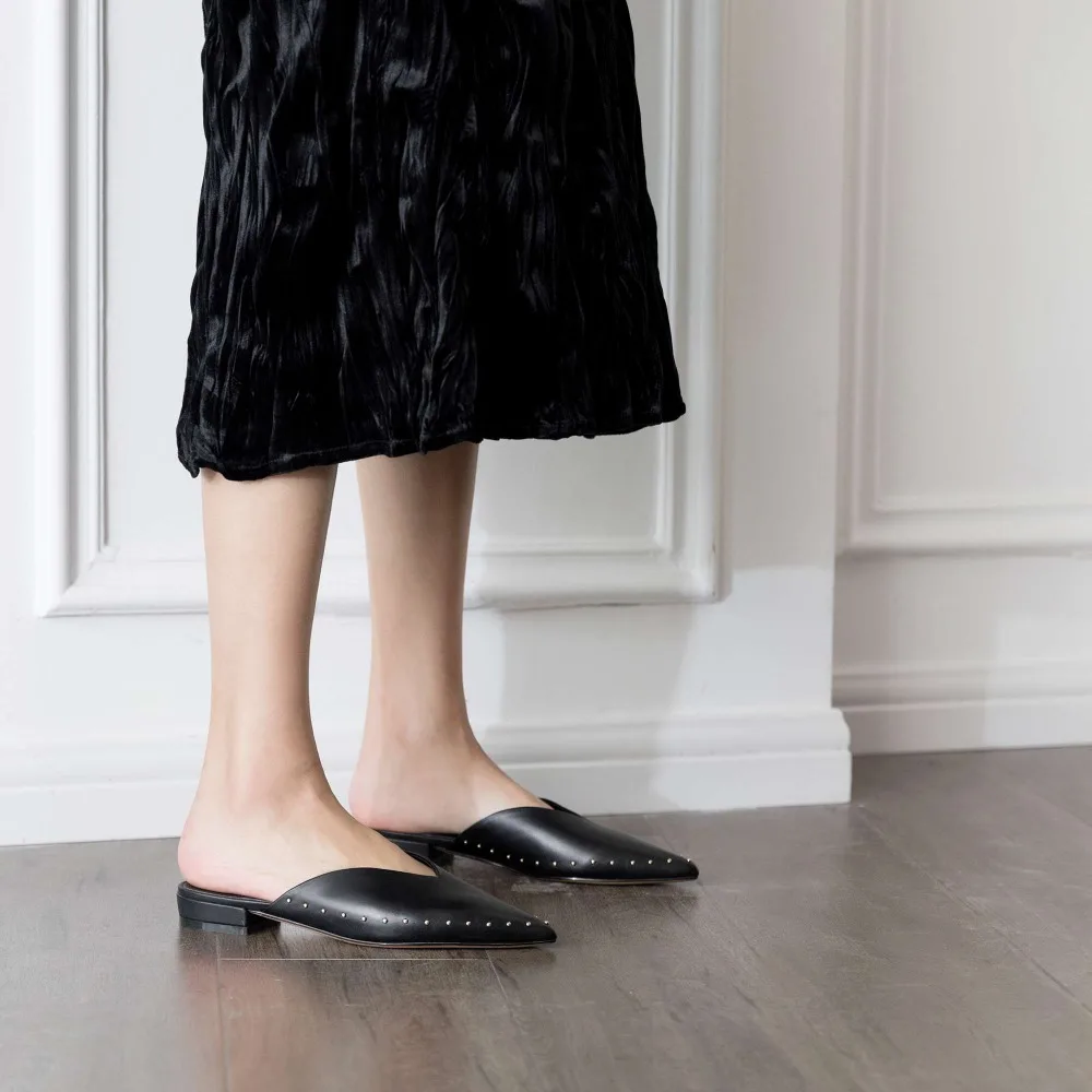 Lenkisen/кожаная обувь с натуральным лицевым покрытием на низком каблуке без застежки; шлёпанцы с заклепками; дизайн; острый носок; простой стиль; Клубная одежда; туфли-лодочки для свиданий; L27