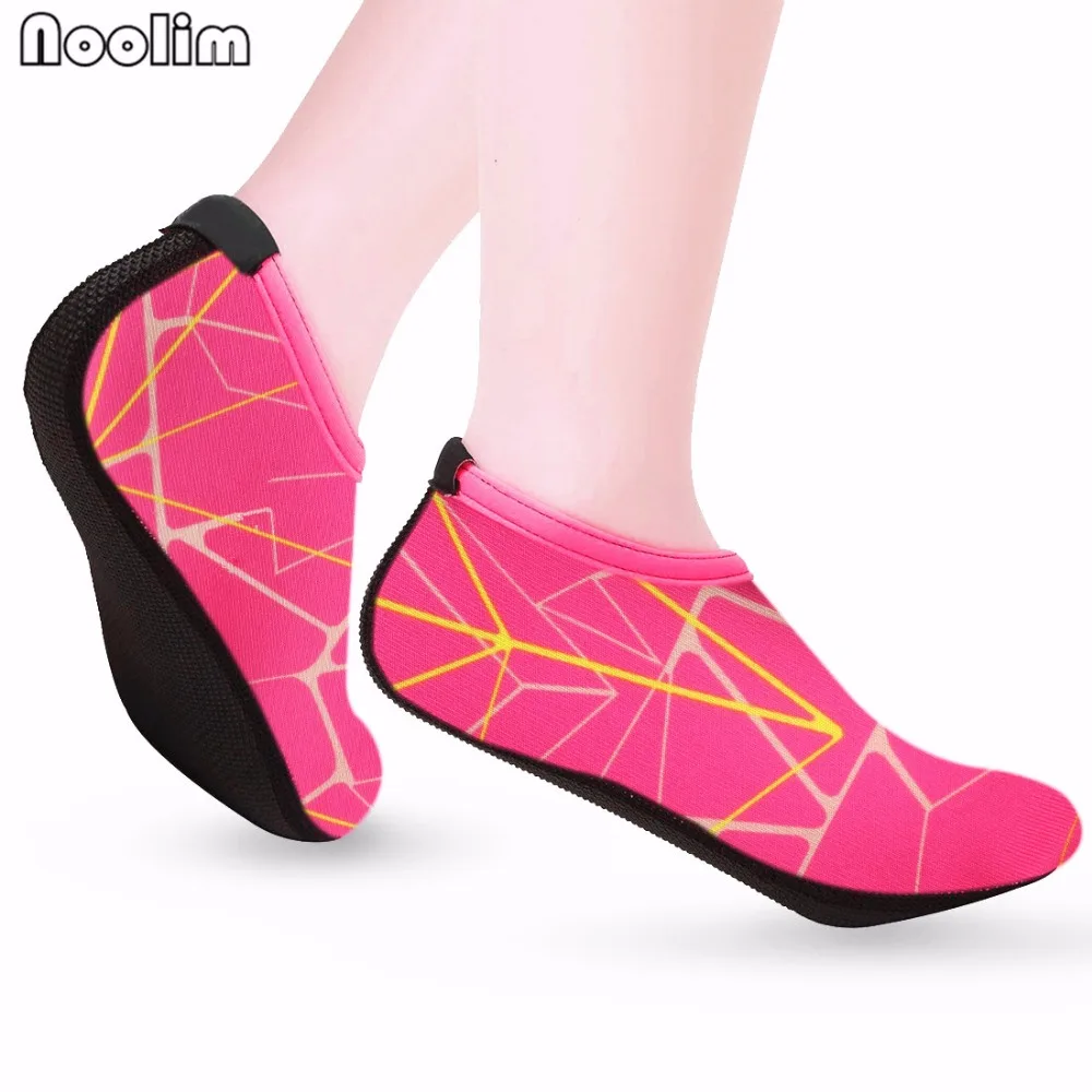 

Newest Fashion Summer Chaussure Femme Women Water Shoes Aqua Slippers for Couple Lovers Beach Slip On Waterpark Sandals