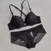 Новое поступление сексуальный кружевной бюстгальтер трусики Комплект Сексуальная Женщина Лолита комплект бюстгалтеров для девочек Кружева Пуш Ап женское нижнее белье Три цвета SW1023