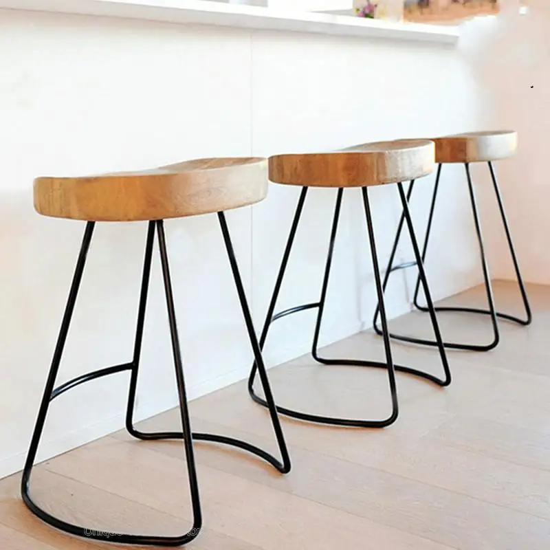 Modern simple iron foot stool surface solid wood bar stool home high chair coffee shop cold drink shop bar stool Modern simple iron foot stool surface solid wood bar stool home high chair coffee shop cold drink shop bar stool