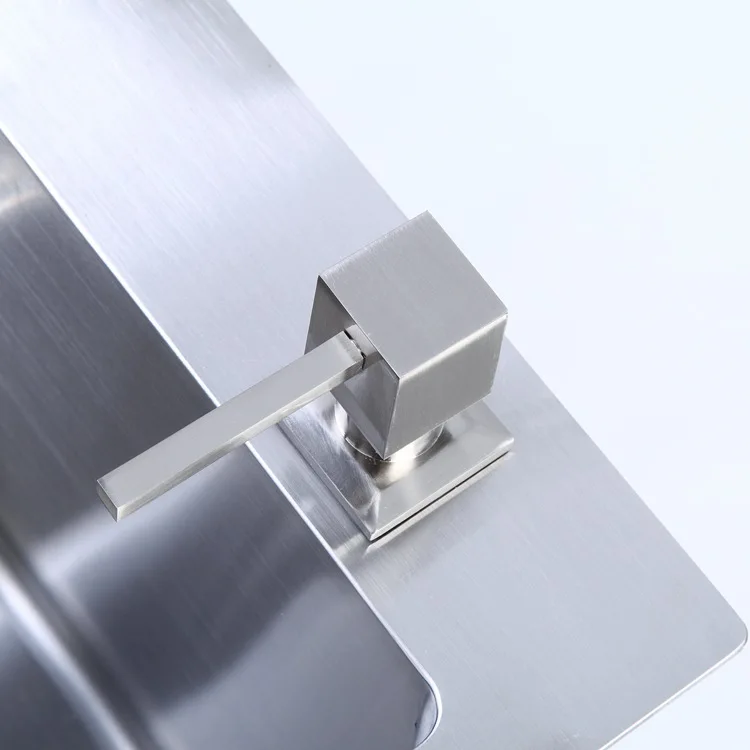 2746708751_1126975350