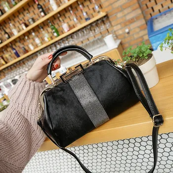 

Vintage Woman Handbag Luxury Designer Horse Hair Fur Messenger Bag For Women Tote Rhinestone Metal Frame Shoulder Bags Black bao