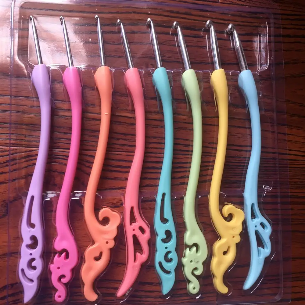 

8pcs/lot Sweater Weaving Tools Retro Fancy Crochet Needle Soft Handle Knitting Needles Set Kit Arts Craft