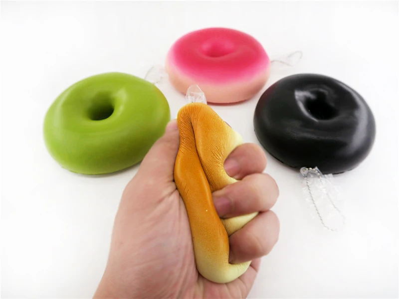 Kuutti Squishy 30 шт. Джамбо Розовый Черный Простой Зеленый бублик хлеб Сжимаемый