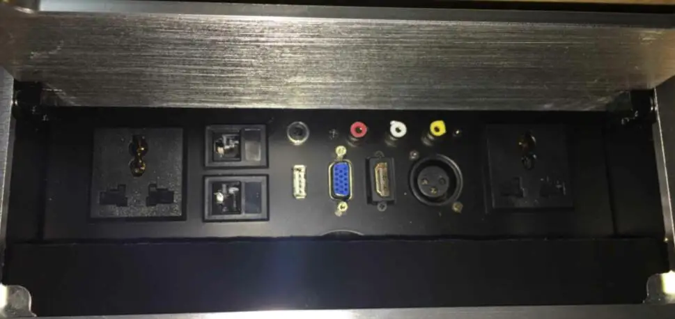 2019 جديد الوسائط المتعددة الطاولة منفذ فرشاة أسطح العمل المتكاملة كابل حجيرة مع ل AMX Crestron نظام المؤتمرات السمعية والبصرية