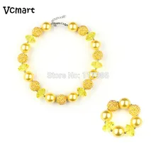 Рождественский подарок, 2 комплекта, яркие желтые бусины в виде жевательных шариков, массивное ожерелье для маленьких девочек, ожерелье из акриловых бус, браслет