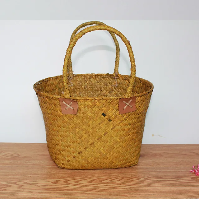 Resultado de imagem para imagens de cestos de mão em palha