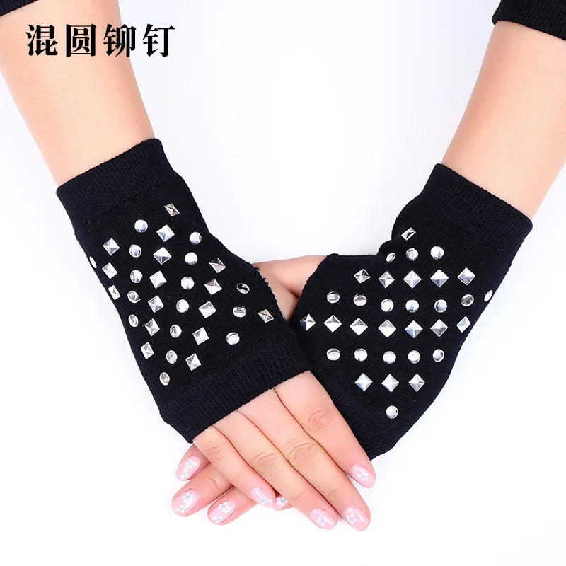 Lovely Cartoon Animals Pattern Skull Winter Rivet Gloves Women Warm Knitted Diamonds Sequins Cool Fingerless Dancing Gloves G101 