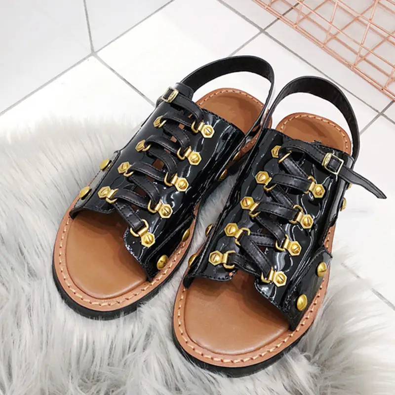

2018 Woman Sandals Chaussures Femmes Metal Decor Woman Flats Peep Toe Summer Shoes Brand Runway Star Super Shoes Sapato Feminino