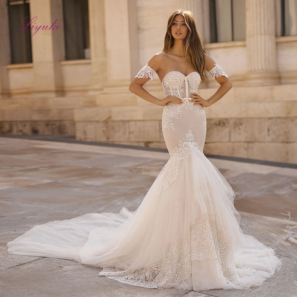 

Liyuke 2019 Mermaid Wedding Dress Strapless Lace Appliques Pattern Backless Illusion Sleeves Customized