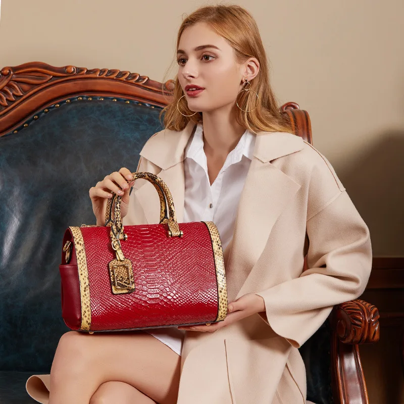 

Hot Selling Bosten Bag for Women Genuine Cowhide Leather Handbag Snake Pattern Serpentine Messenger With Belt