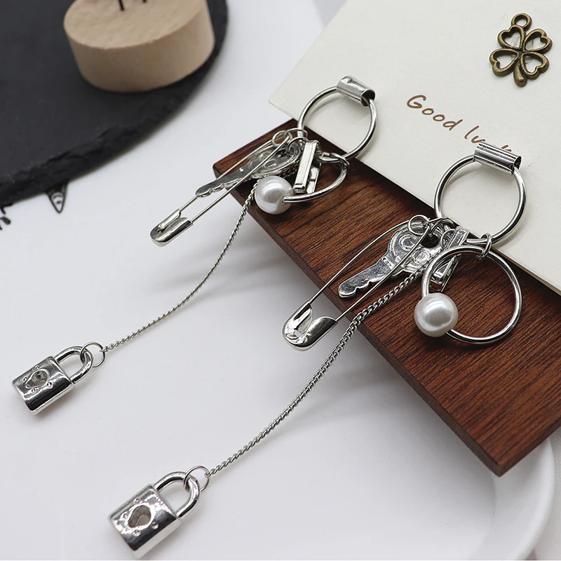 

Long Fringed Chain Key Safety Pin Pearl Drop Earrings Paperclip Retro Heart Lock Tassel Earrings Jewelry For Women Trendy