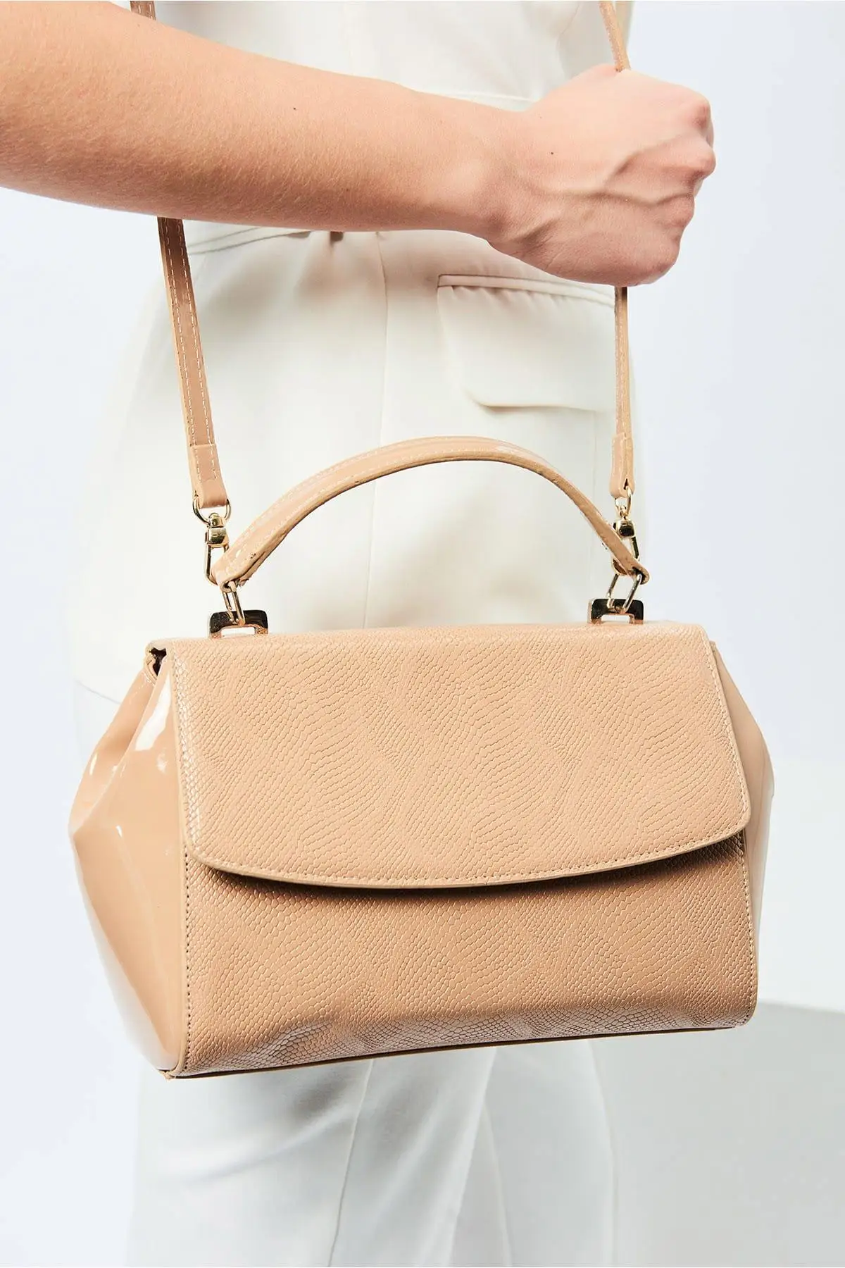 

Pearl Acıkpembe Women Shoulder Bag 120130002370