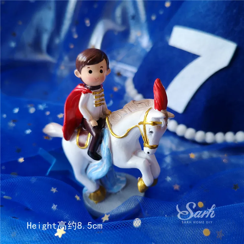 

Crown Prince Super Cloak Cake Topper Horse Riding Prince Dessert Decoration for Boy Birthday Party Children's Day Cute Gifts