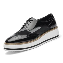 Летние Обувь с дышащей сеткой низкая Женская Обувь на плоской платформе толстая подошва Обувь для отдыха в британском стиле Лакированная кожа Обувь для девочек Обувь шнурованная для женщин