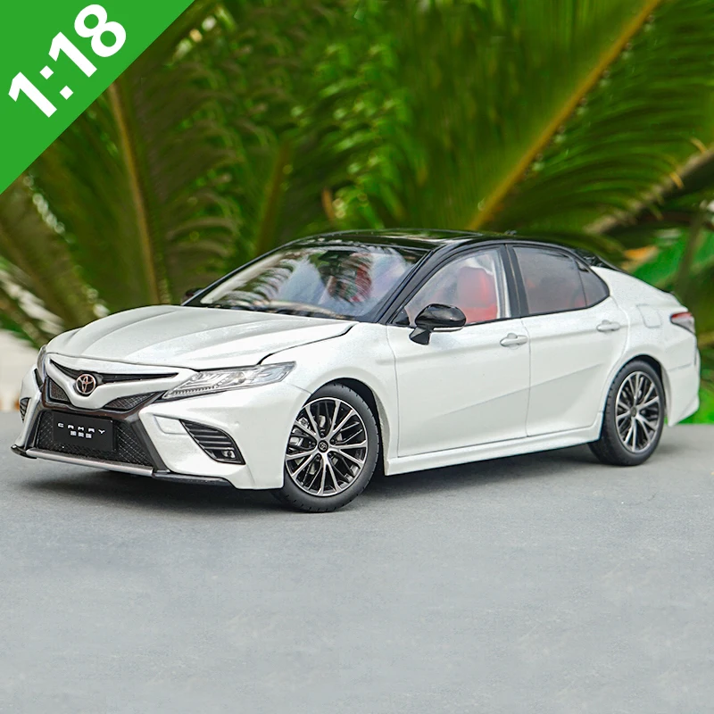 1/18 Toyota Camry Спорт 8th поколения литья под давлением модель автомобиля игрушечные лошадки с черным верхом для обувь мальчиков подарок коллекци