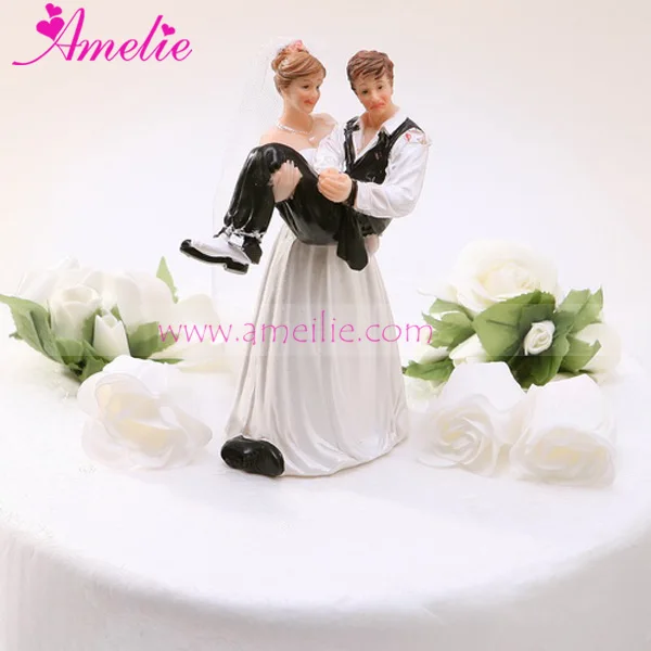 

Free Shipping Retail Wedding Cake Topper Ceramic Bride and Bridegroom Cake Decoration Wedding Cake Topper Couple